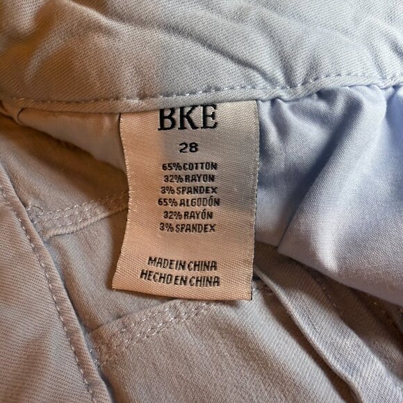 BKE Light Blue Stretch Shorts Women’s Size 28 Chino Shortie Mollie Buckle - Picture 5 of 11
